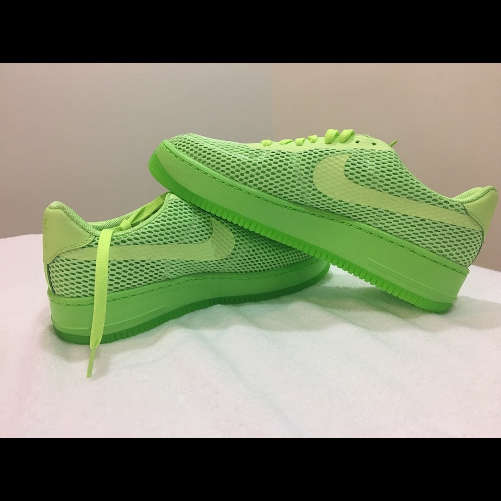 🚨Weekend Flash Sale🚨Nike Lime Green Air Force 1s - Picture 6 of 8